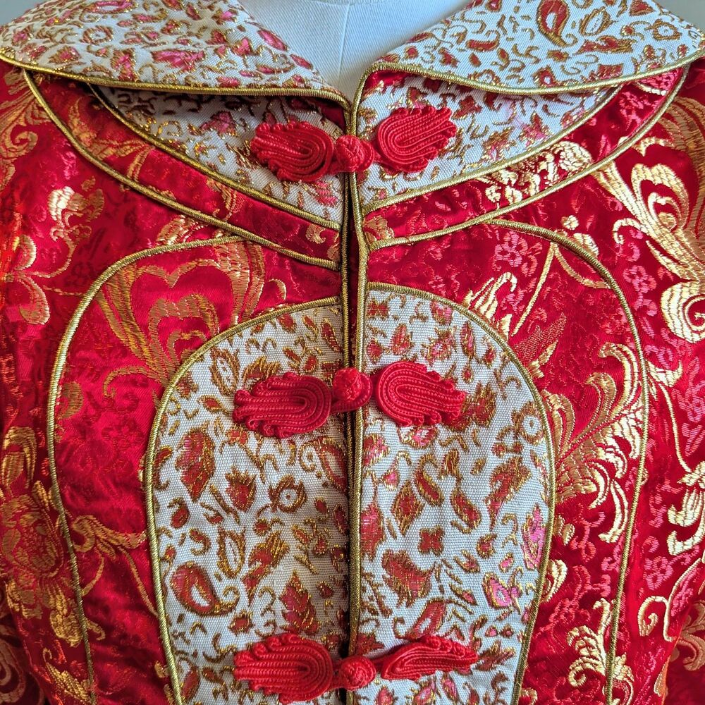 Huamei Red Brocade Jacket Traditional Chinese Gold Frog Closure Size 15 - Picture 9 of 15